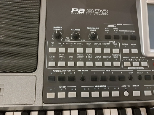 Korg - PA900 2